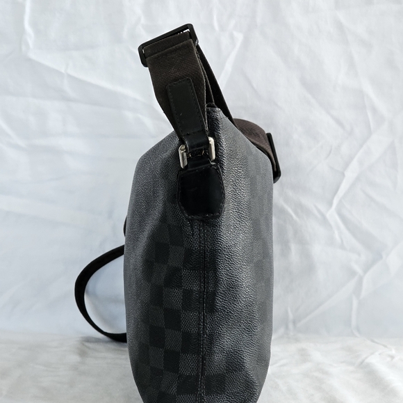 Louis Vuitton Damier Graphite Mick PM - Picture 7 of 12